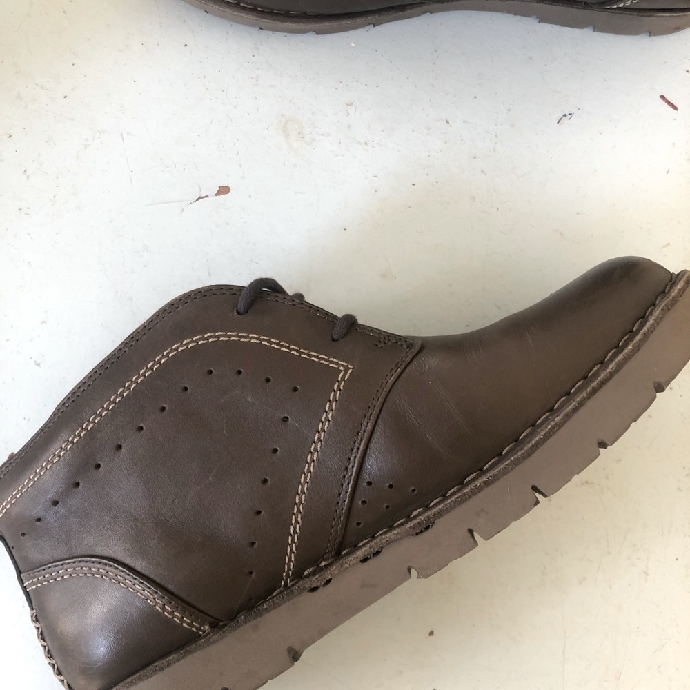 CLARKS Womens 6 boots